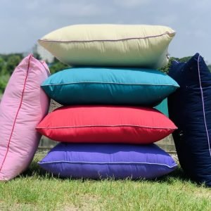 ৬ টি মাথার বালিশ ও ১টি কোলবালিশ